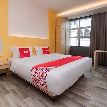 Oyo 90105 Towermas Hotel Сибу Екстериор снимка