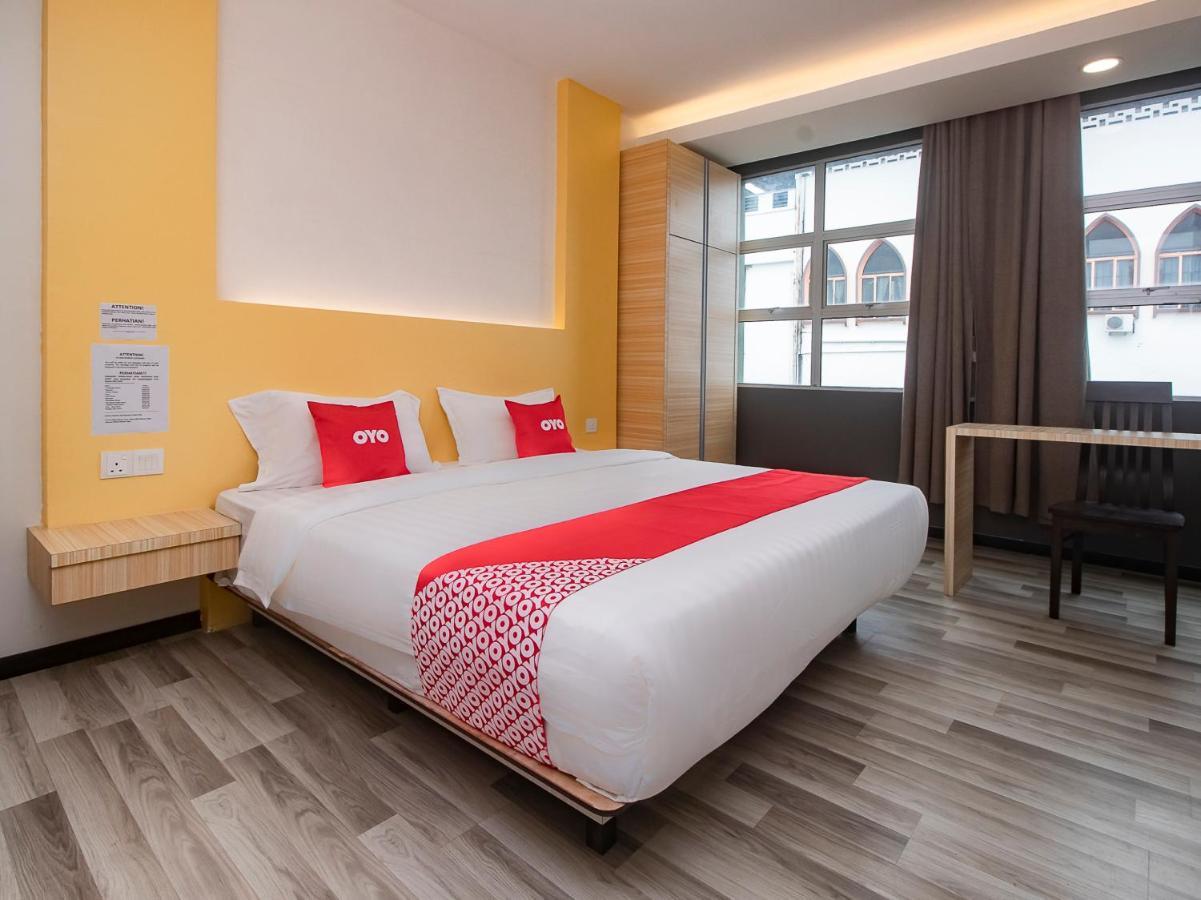 Oyo 90105 Towermas Hotel Сибу Екстериор снимка